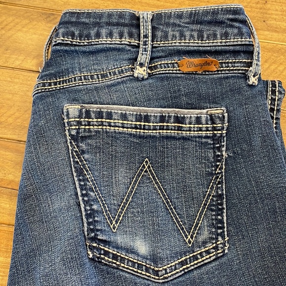 Wrangler Straight Leg Jeans - Picture 7 of 7